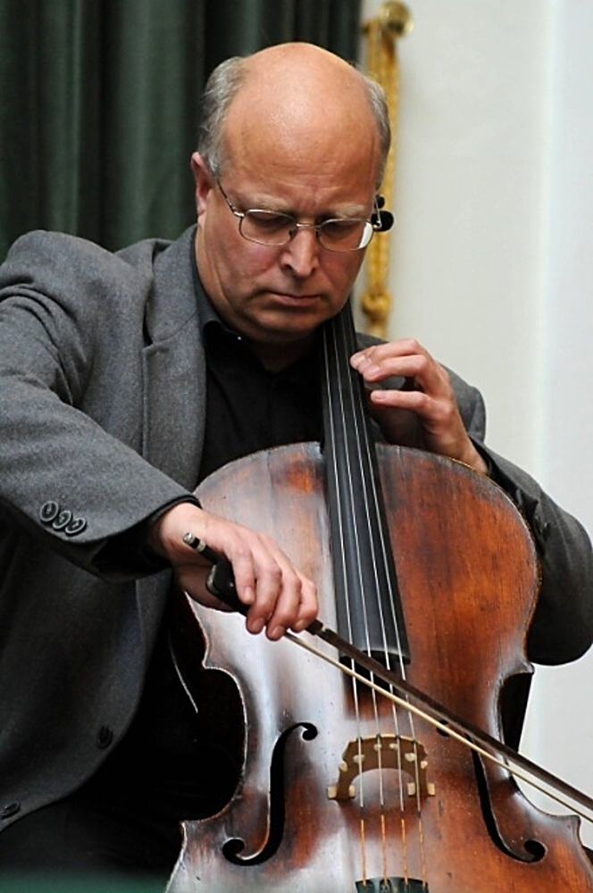 Martin Švajda – violoncello